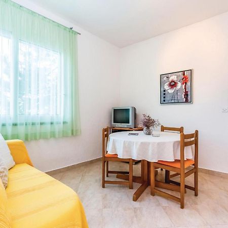 1 Bedroom Awesome Apartment In Supetarska Draga Exterior photo