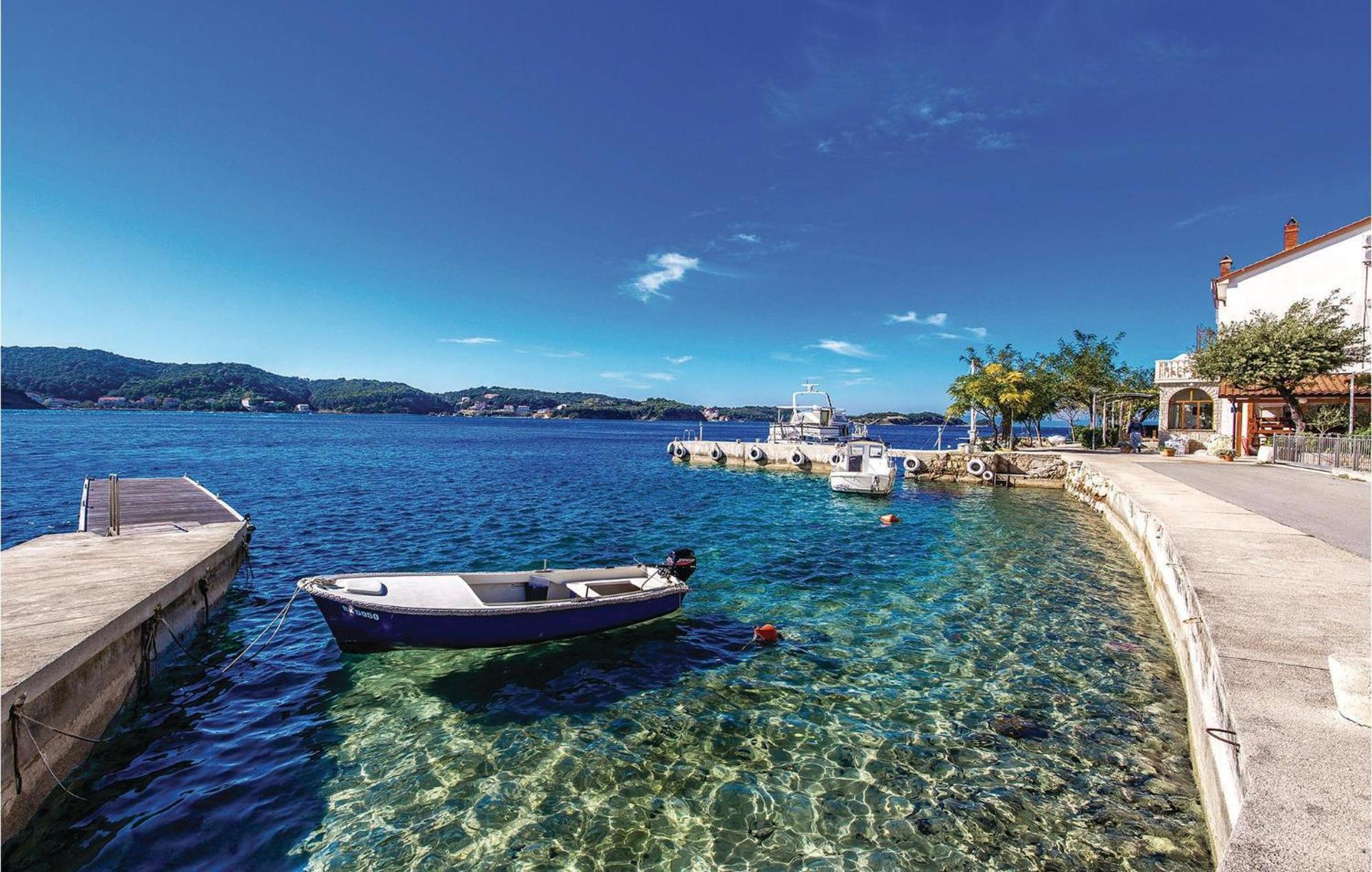 1 Bedroom Awesome Apartment In Supetarska Draga Exterior photo