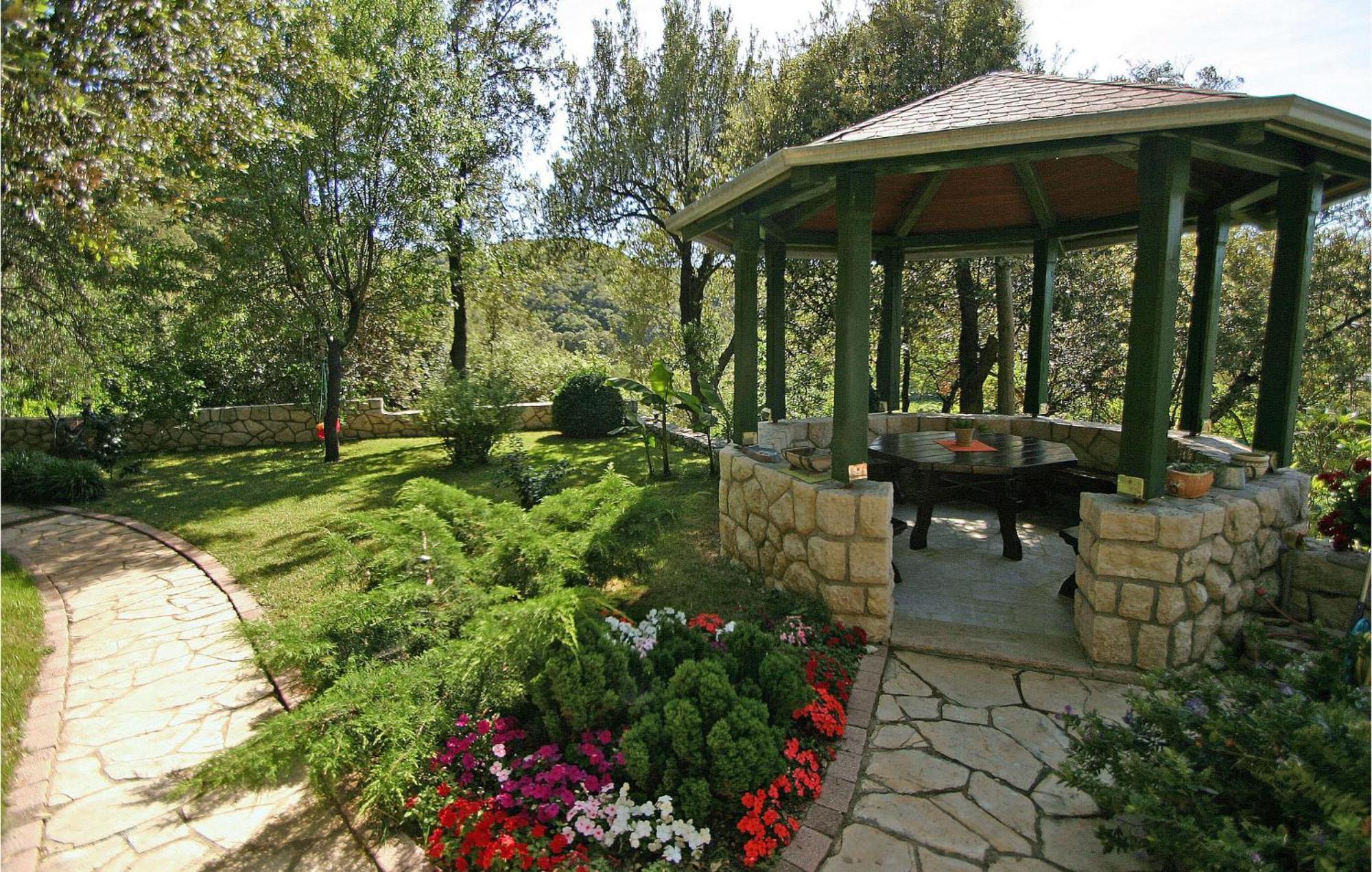 1 Bedroom Awesome Apartment In Supetarska Draga Exterior photo